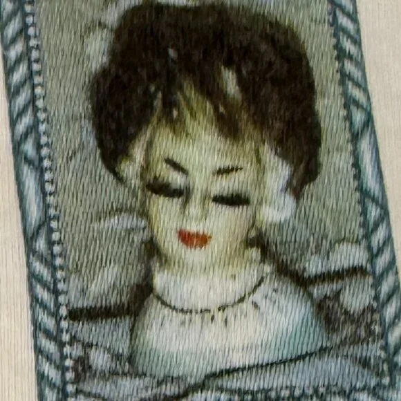 Vintage Kitschy Head Vase T-Shirt Size Med - Picture 16 of 17